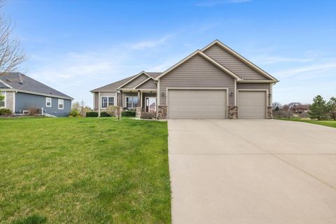 Photo of 1035 E Peach Tree Ln, Oak Creek, WI 53154 (MLS # 1917945)