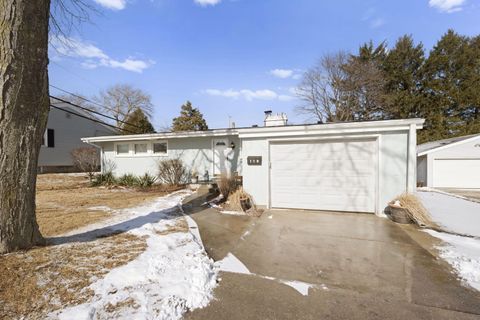 Photo of 118 E Monroe St, Port Washington, WI 53074 (MLS # 1905816)