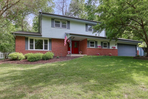 Photo of N54W30819 Windwood Dr, Merton, WI 53029 (MLS # 1965816)