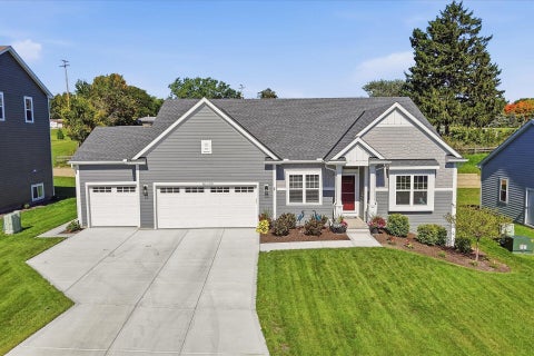 Photo of N67W25502 Vail Ln, Sussex, WI 53089 (MLS # 1982632)