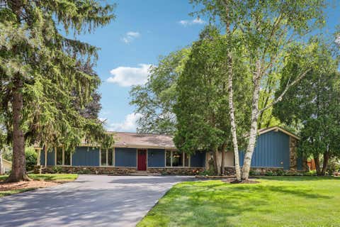 Photo of 17675 Wexford Ct, Brookfield, WI 53045 (MLS # 1971328)