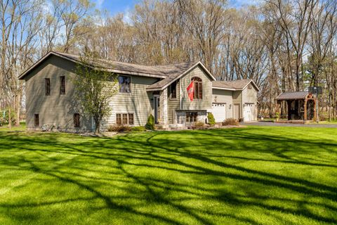 Photo of W7726 COUNTY ROAD ZB Rd, Onalaska, WI 54650 (MLS # 1958433)