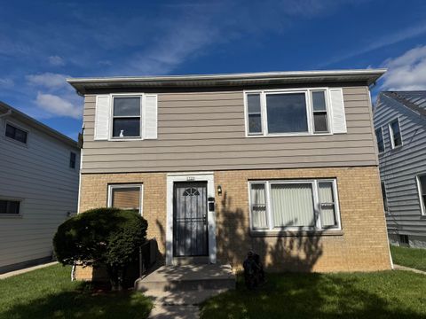 Photo of 1526 W Congress St, Milwaukee, WI 53209 (MLS # 1940750) Photo of 1526 W Congress St, Milwaukee, WI 53209 (MLS # 1940750)