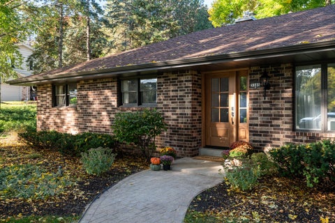 Photo of 3385 Bradee Rd, Brookfield, WI 53005 (MLS # 1983617)