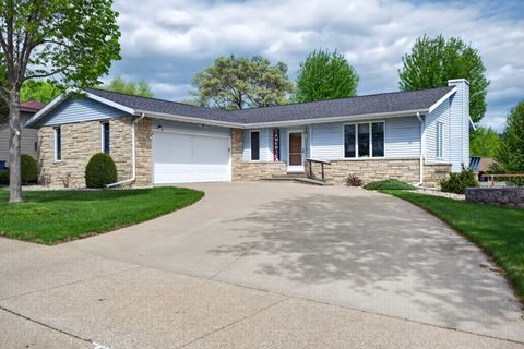 Photo of 1000 Oak Ave N, Onalaska, WI 54650 (MLS # 1960219)