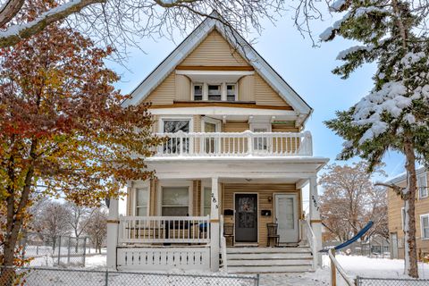 Photo of 2405 N 33rd St, Milwaukee, WI 53210 (MLS # 1945314)