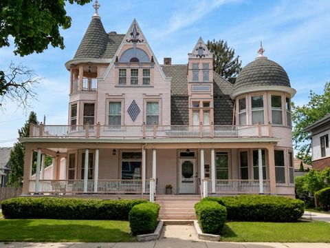 Photo of 1520 College Ave, Racine, WI 53403 (MLS # 1964185)