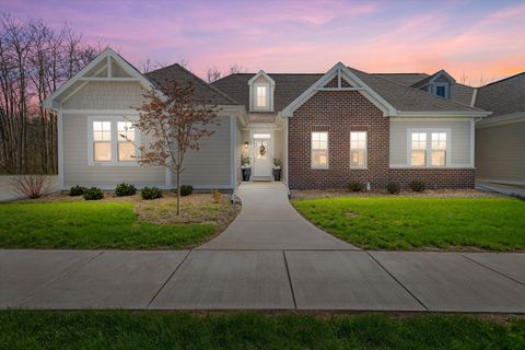 Photo of 2165 W Colonial Woods Dr, Oak Creek, WI 53154 (MLS # 1959124)