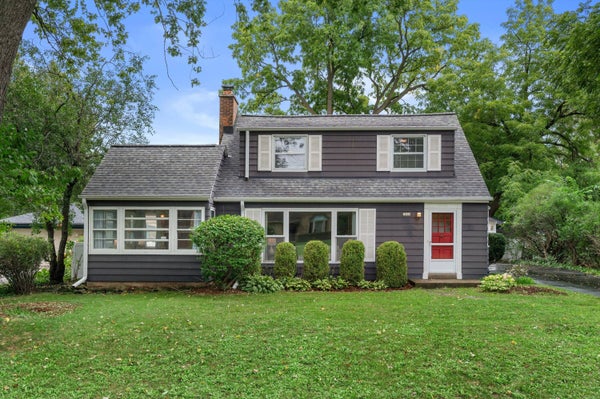 7020 N ROCKLEDGE AVE, MILWAUKEE, WI 53209 - Image 501ff3a3fda70edaf479e57a5f0cb2a4/3710649633