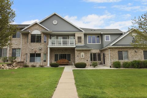 Photo of 6911 53rd St, Kenosha, WI 53144 (MLS # 1960449)
