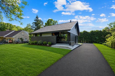 Photo of 7470 N Navajo Rd, Fox Point, WI 53217 (MLS # 1968408)