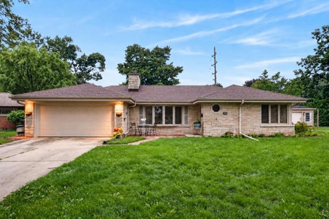 Photo of 2127 Crestview Ct, Milwaukee, WI 53226 (MLS # 1983365)
