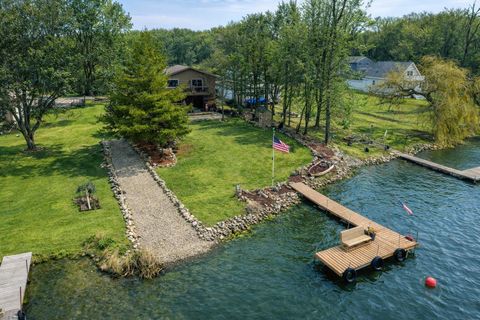 Photo of 8508 Fox River Rd, Waterford, WI 53185 (MLS # 1950979)
