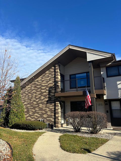Photo of W176N9746 Riversbend Cir, Germantown, WI 53022 (MLS # 1944231)