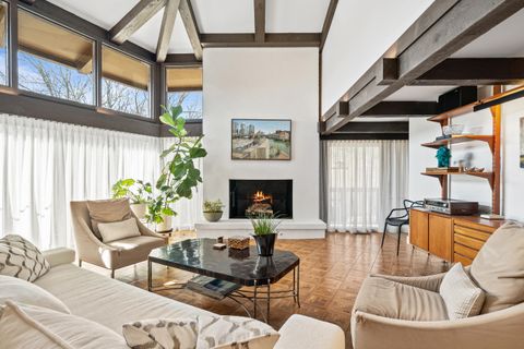 Photo of 930 Alpine Dr, Fontana, WI 53125 (MLS # 1955385)