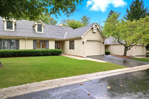 5445 Wild Cherry Cir, Greendale, WI 53129 - #: 1939295