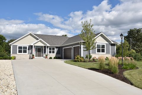 Photo of W184N8808 Duke St, Menomonee Falls, WI 53051 (MLS # 1932461)