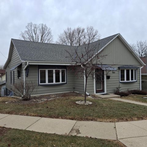 Photo of 1412 Henry St, Watertown, WI 53094 (MLS # 1951410)
