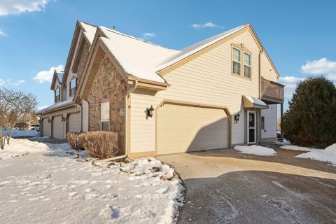 Photo of 8648 S Roxbury Way, Oak Creek, WI 53154 (MLS # 1947251)