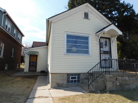 Photo of 2457 N Holton St, Milwaukee, WI 53212 (MLS # 1913292)