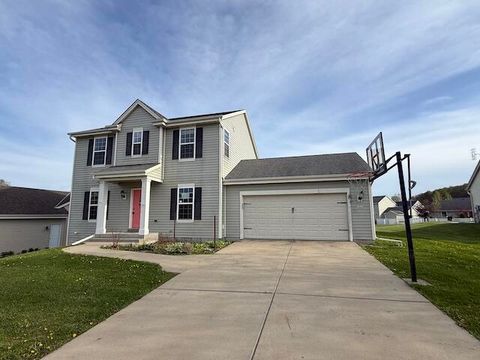 Photo of 1203 Hazelcrest Dr, Watertown, WI 53094 (MLS # 1962692)