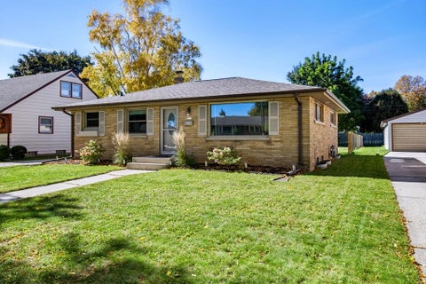 Photo of 2732 S 15th St, Sheboygan, WI 53081 (MLS # 1984485)