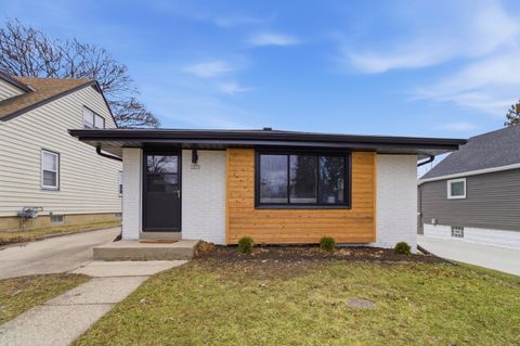 Photo of 1215 S 91st St, West Allis, WI 53214 (MLS # 1953941)