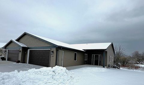 Photo of 116 Sunrise Ct, Cedar Grove, WI 53013 (MLS # 1944494)