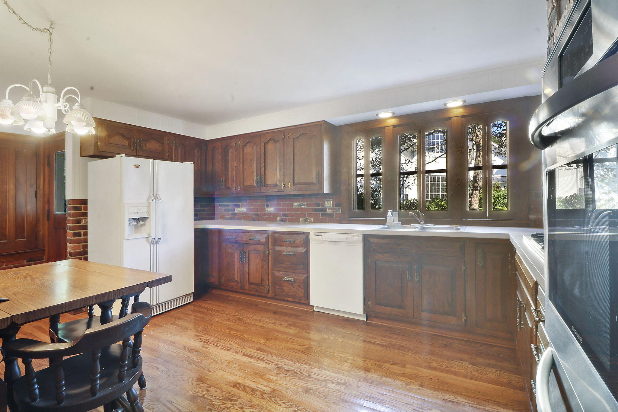 Kenosha, Wisconsin 53143, United States, 5 Bedrooms Bedrooms, ,3 BathroomsBathrooms,Residential,Active,205031