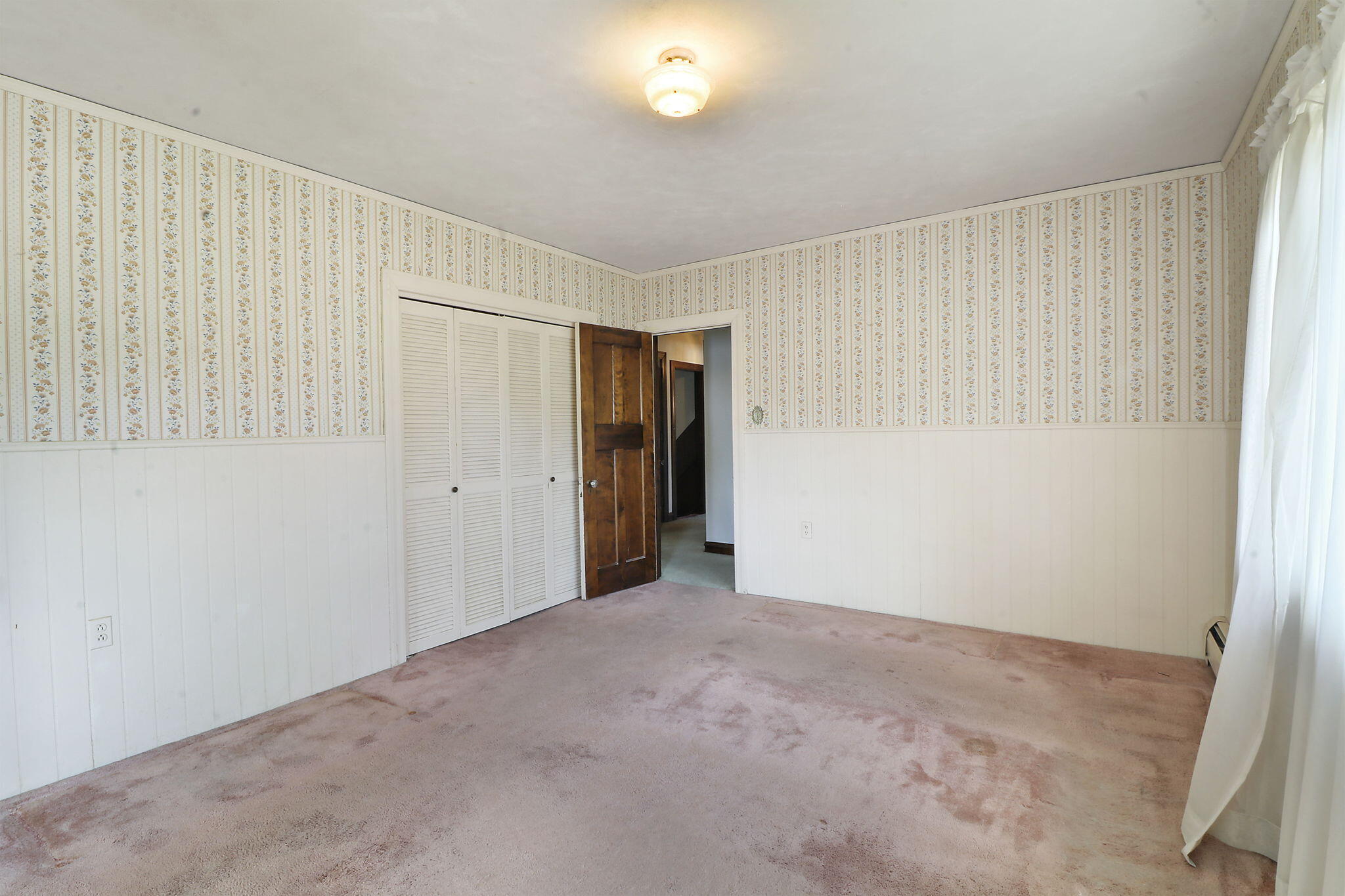 Kenosha, Wisconsin 53143, United States, 5 Bedrooms Bedrooms, ,3 BathroomsBathrooms,Residential,Active,205031