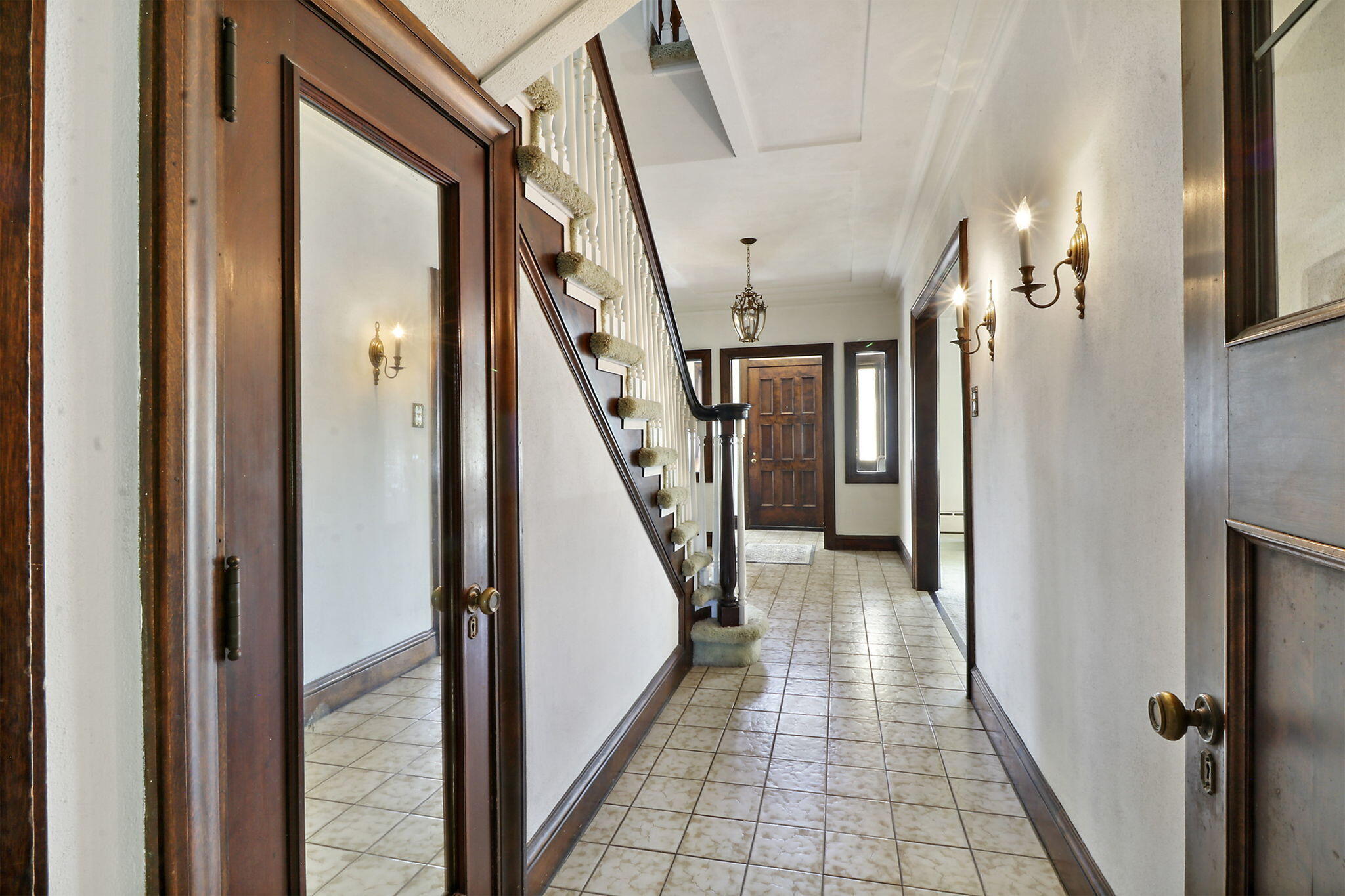 Kenosha, Wisconsin 53143, United States, 5 Bedrooms Bedrooms, ,3 BathroomsBathrooms,Residential,Active,205031