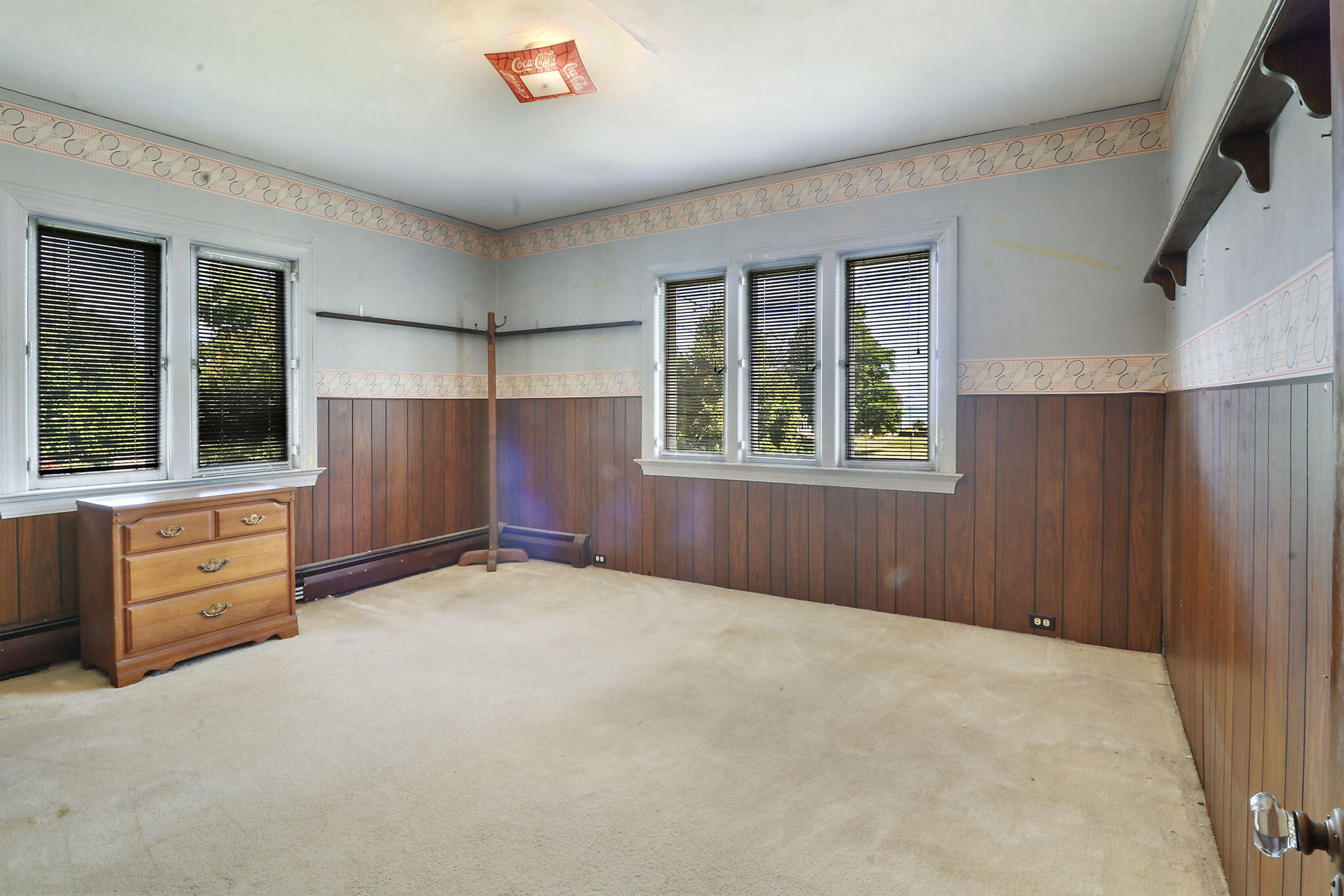 Kenosha, Wisconsin 53143, United States, 5 Bedrooms Bedrooms, ,3 BathroomsBathrooms,Residential,Active,205031