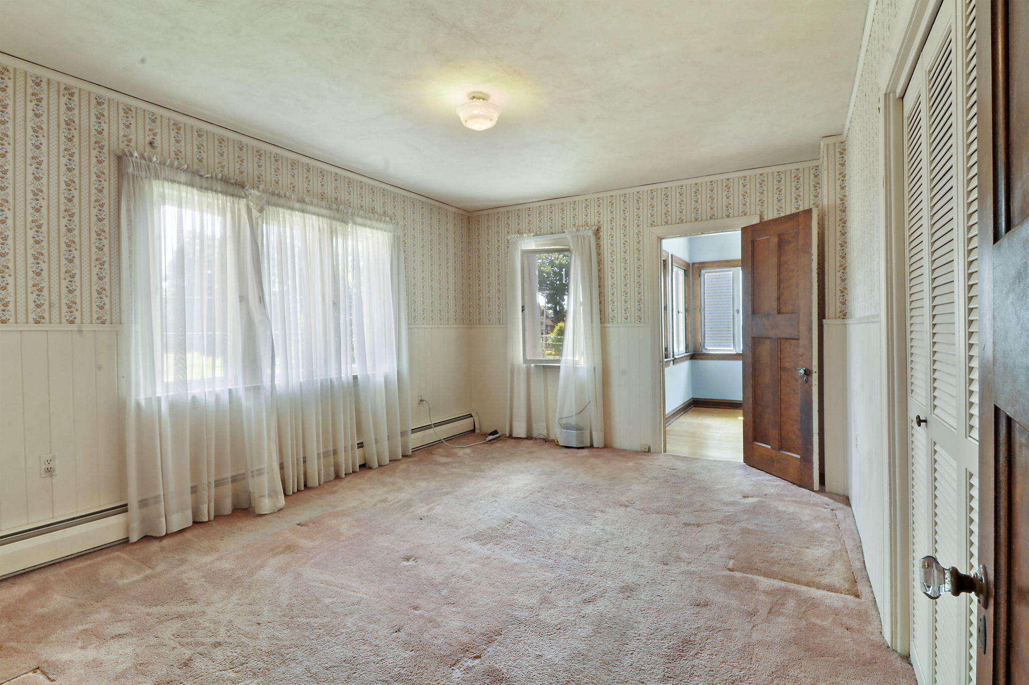 Kenosha, Wisconsin 53143, United States, 5 Bedrooms Bedrooms, ,3 BathroomsBathrooms,Residential,Active,205031