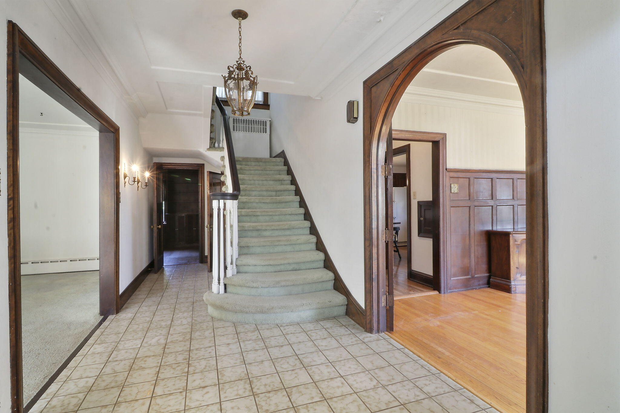 Kenosha, Wisconsin 53143, United States, 5 Bedrooms Bedrooms, ,3 BathroomsBathrooms,Residential,Active,205031