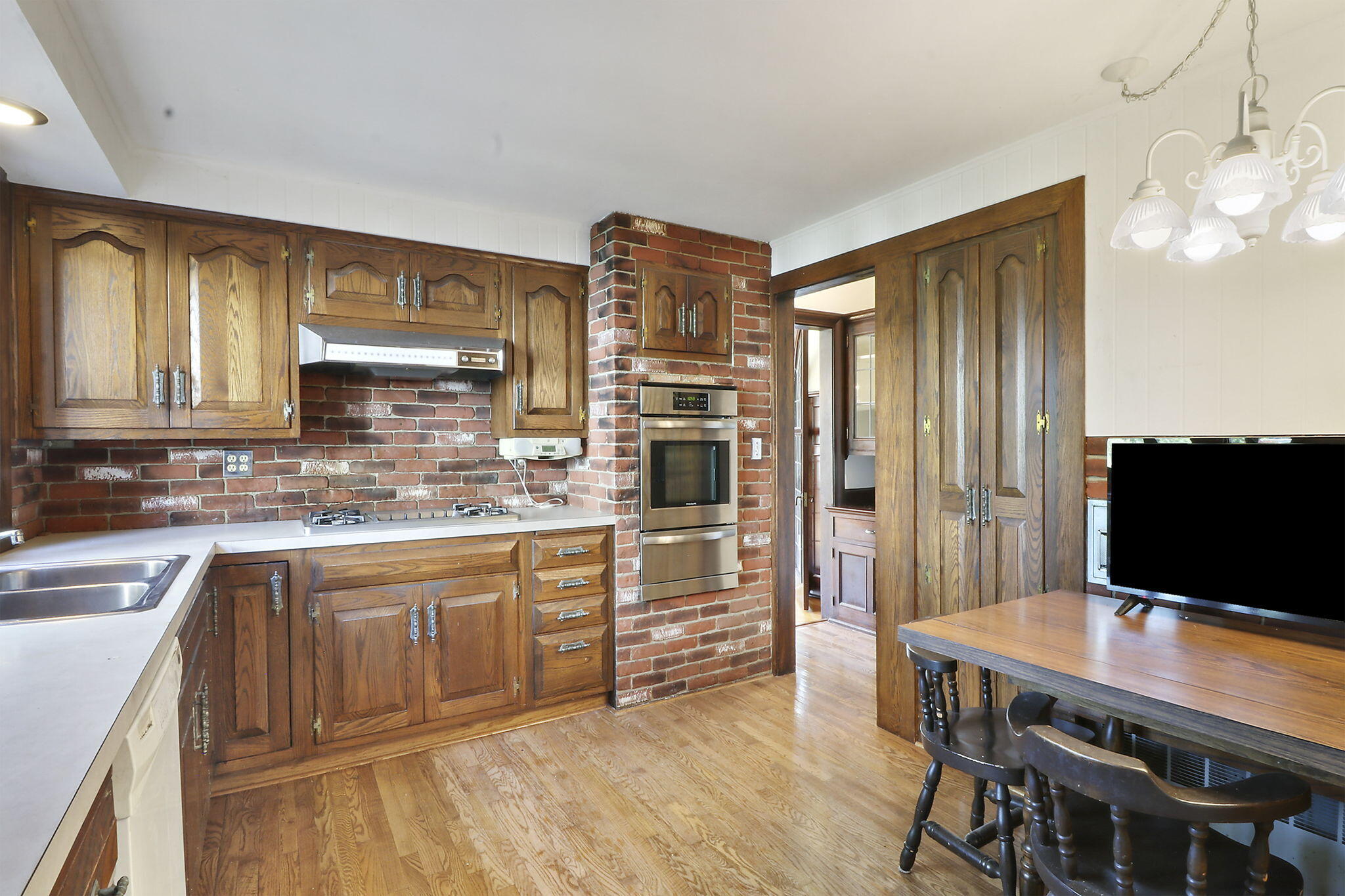 Kenosha, Wisconsin 53143, United States, 5 Bedrooms Bedrooms, ,3 BathroomsBathrooms,Residential,Active,205031