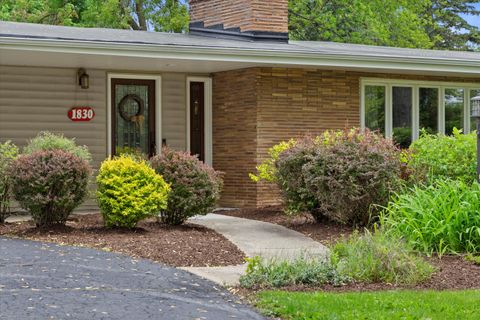 Photo of 1830 W Zedler Ln, Mequon, WI 53092 (MLS # 1922430)