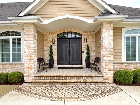 Photo of 1348 W Stillwater Cir, Mequon, WI 53092 (MLS # 1946134)