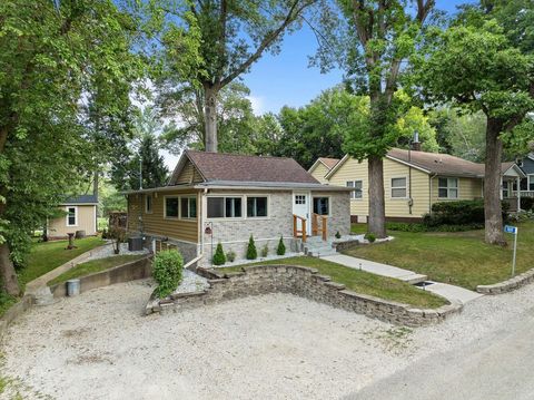 Photo of 800 Lake St, Twin Lakes, WI 53181 (MLS # 1956350)