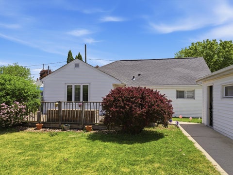 Photo of 1035 N 43 St, Manitowoc, WI 54220 (MLS # 1965678)