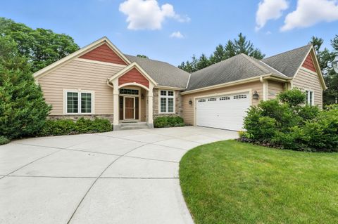 W238N7214 Michele Ln, Sussex, WI 53089 - #: 1927683