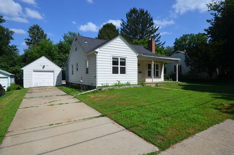 Photo of 225 N Esterly Ave, Whitewater, WI 53190 (MLS # 1970344)