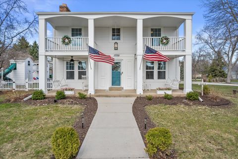 Photo of 17730 Greenbrier Dr, Brookfield, WI 53045 (MLS # 1955443)