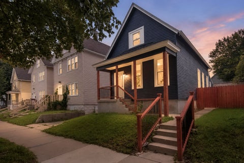 Photo of 316 E Clarence St, Milwaukee, WI 53207 (MLS # 1982189)