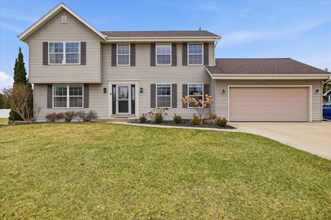 Photo of 116 N Weiss Way, Saukville, WI 53080 (MLS # 1956066)