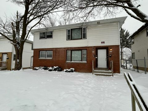 Photo of 8025 W Villard Ave W, Milwaukee, WI 53218 (MLS # 1947957)