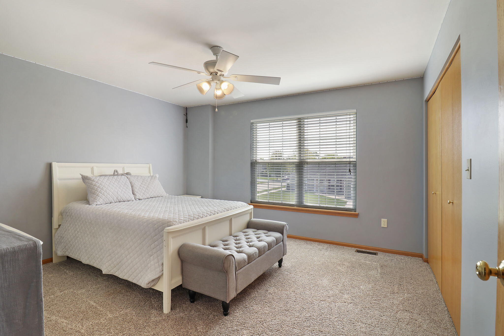 Kenosha, Wisconsin 53142, United States, 4 Bedrooms Bedrooms, ,3 BathroomsBathrooms,Residential,Pending,130717