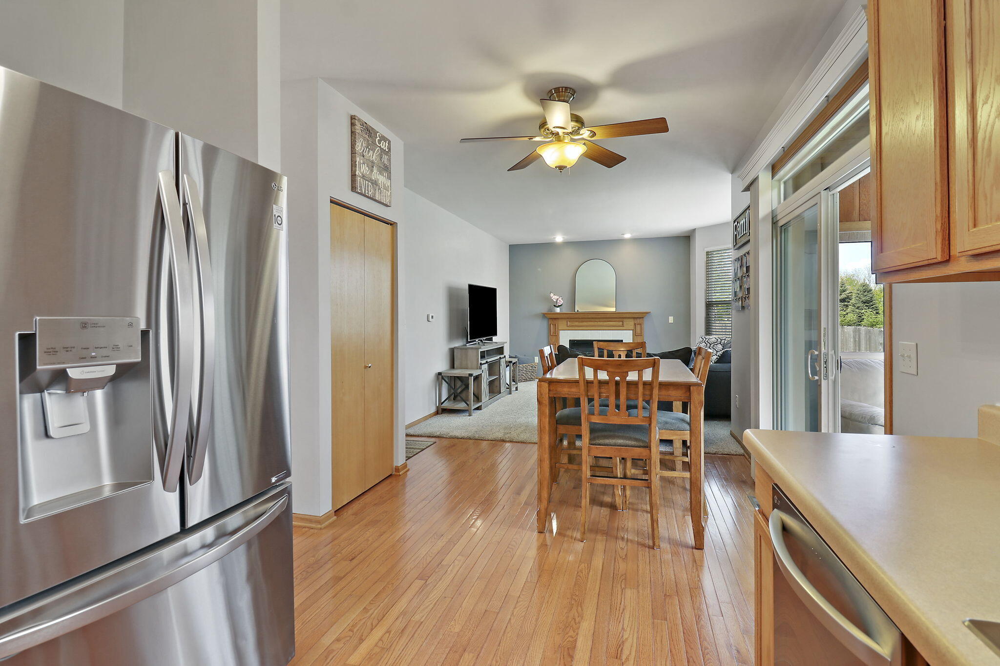 Kenosha, Wisconsin 53142, United States, 4 Bedrooms Bedrooms, ,3 BathroomsBathrooms,Residential,Pending,130717