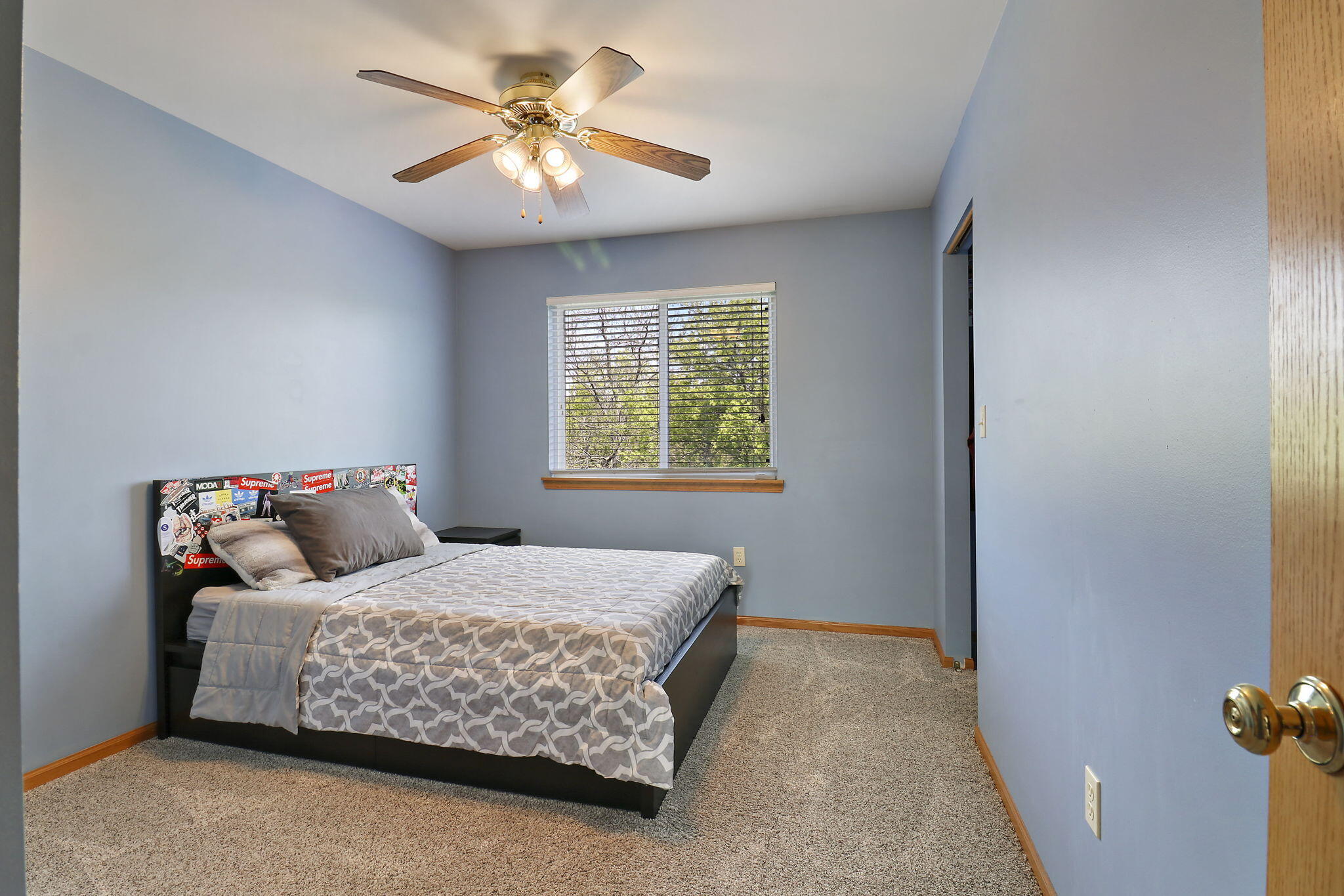 Kenosha, Wisconsin 53142, United States, 4 Bedrooms Bedrooms, ,3 BathroomsBathrooms,Residential,Pending,130717