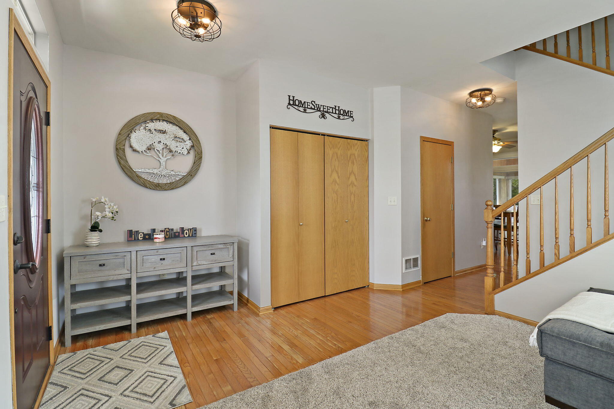 Kenosha, Wisconsin 53142, United States, 4 Bedrooms Bedrooms, ,3 BathroomsBathrooms,Residential,Pending,130717