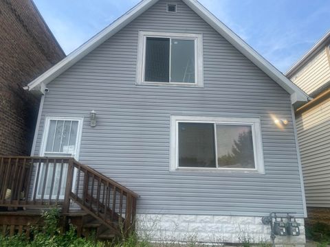 Photo of 4018 W Burliegh St, Milwaukee, WI 53210 (MLS # 1941731)